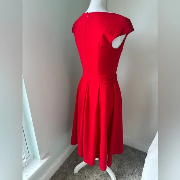 Red dress - Picture 2 of 5